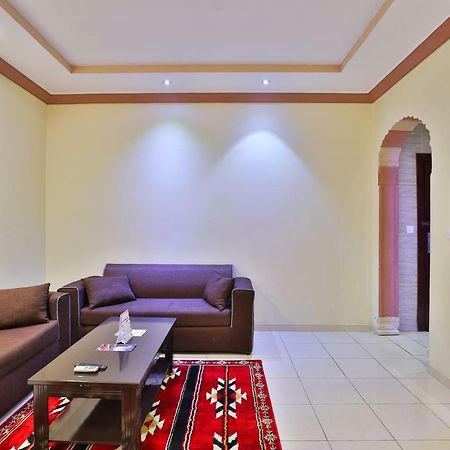 Oyo 273 Star Yanbu Hotel Suites Экстерьер фото